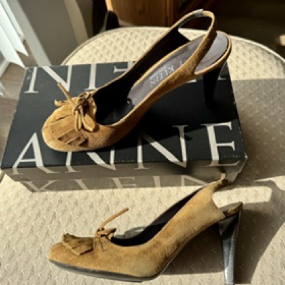 Anne Klein Butterscotch Suede Sling Back Sz. 7.5